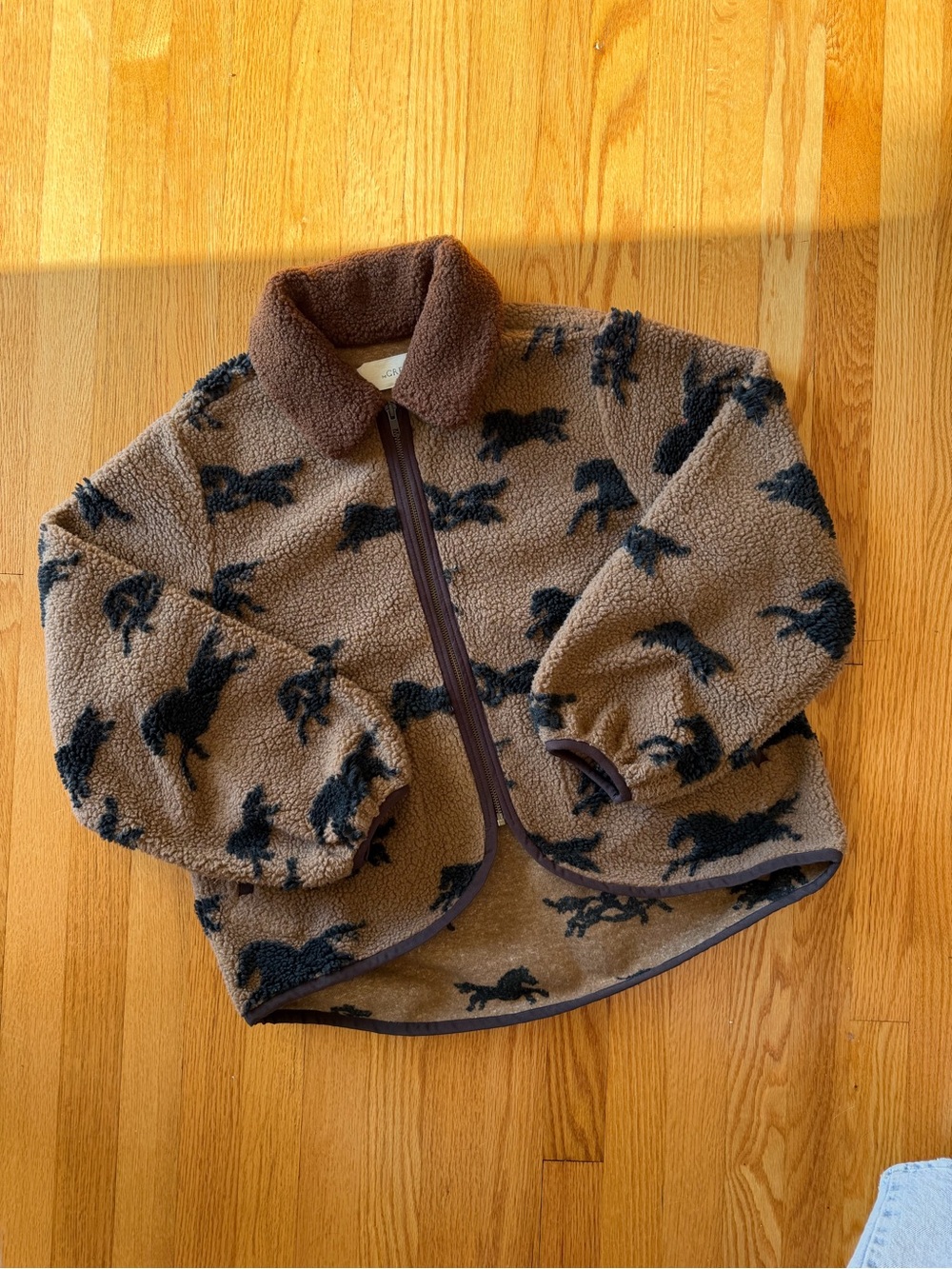 THE GREAT. The Pasture Jacket with Horse Print in Hickory